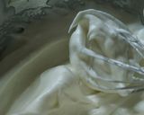 A picture of step 2 of Yogurt Egg Cake.