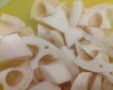 A picture of step 1 of Simmered Lotus Root and Chicken.