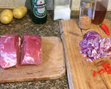 Foto del paso 1 de la receta: Bondiola de cerdo con reducción de cerveza y miel y papas rústicas