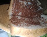 A picture of step 4 of Nutella chocolate sandwich.