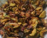 क्रिस्पी प्याज़ करेला फ्राई (Crispy pyaz karela fry recipe in hindi) रेसिपी चरण 3 फोटो