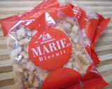 A picture of step 2 of Heart-Shaped Crispy Chocolate With Only 2 Ingredients.