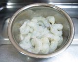 A picture of step 1 of Shrimp and Mayonnaise with Broccoli.