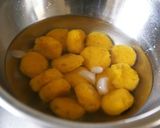 A picture of step 3 of Coconut Zenzai with Kabocha Shiratama.