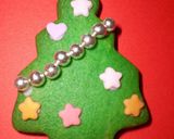 A picture of step 8 of Cookie House For Christmas.