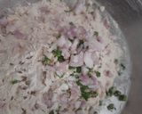 A picture of step 2 of Sindhi dry chilla.