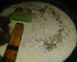 A picture of step 6 of Chicken half moons pie.