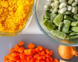 Une image de l'étape 1 de Riz aux petits légumes.
