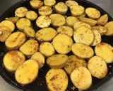 Foto langkah ke 3 dari resep Kentang panggang ala Chef Turnip.