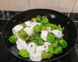 A picture of step 2 of Chilli Pepper Paneer.