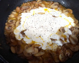 Foto del paso 3 de la receta: Espaguetis con salsa blanca y champiñones