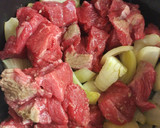 Foto del paso 2 de la receta: Carne estofada con calabaza
