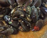 Foto langkah ke 3 dari resep Kerang saus padang.