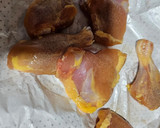 Foto del paso 1 de la receta: Pollo y conejo con olivas