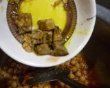 A picture of step 2 of Chana pulao.