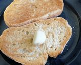 Foto del paso 3 de la receta Tosta tibia de espinacas con queso de cabra y salami