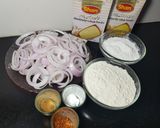 A picture of step 1 of Onion snacks with matka tea😋.