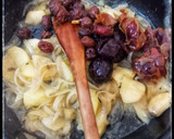 Foto del paso 6 de la receta: Pollo con chutney de cebolla, manzana y dátiles