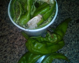 Foto del paso 1 de la receta: Pimientos de mi huerta en vinagre