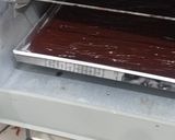 Foto langkah ke 4 dari resep Dark Chocolate Mousse Cake.