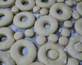 صورة لخطوة 3 من وصفة الدونتس 🍩