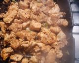A picture of step 3 of Chicken pasta with sauce Bechamel.
