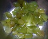 A picture of step 1 of Grapes Sabzi.