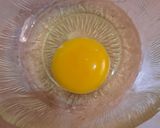A picture of step 1 of Poached Egg.