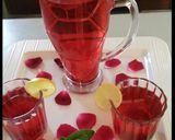 A picture of step 4 of RoohAfza Lemon Cooler.