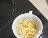 Foto del paso 1 de la receta: Arroz meloso de pollo al ajillo