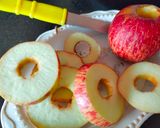 A picture of step 3 of Fruit and chocolate Instant Donuts.