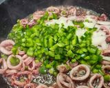 Foto del paso 3 de la receta: Fideos perla con calamares y mejillones
