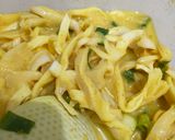 Foto langkah ke 2 dari resep Pepes Jamur Bumbu Kunyit.