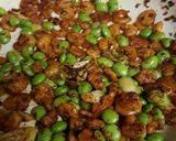 A picture of step 3 of Shrimp edamame fry.