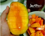 Foto langkah ke 3 dari resep Cooking Hacks - Cara Cepat Kupas Mangga.