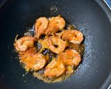รูปขั้นตอนการทำที่ 2 ของ กุ้งราดซอสมะขาม