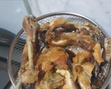 Foto langkah ke 2 dari resep Ayam goreng mentega.