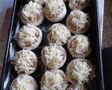 Tejfölös sonkás gombával töltött gomba recept fázis 4 fotója
