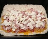 Foto del passaggio 6 della ricetta Calzone capriccioso🧅🍅🧀🥓