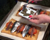 Foto del paso 10 de la receta: Tosta hojaldrada de sardinas y anchoas (videoreceta)