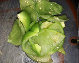 Foto del paso 2 de la receta: Guisado de nopalitos en chile cascabel