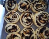 Foto langkah ke 4 dari resep Banana chocolate roll bread.