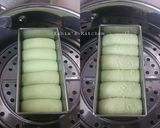 Foto langkah ke 5 dari resep Roti Sobek Pandan Kukus tanpa isi.