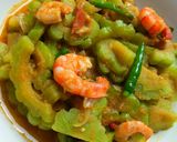 Foto langkah ke 3 dari resep Tumis pare pedas.