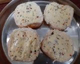 A picture of step 3 of Toasted Bread with herbs and garlic butter.