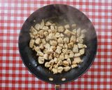 Foto del passaggio 4 della ricetta Insalata di pollo per il pic nic