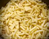 Hình bước làm 4 của món Knafeh - Bánh ngọt Trung Đông