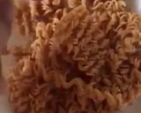 A picture of step 2 of Instant Maggi (Bhel puri).