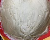 A picture of step 5 of White Chocolate Pinta Cake.