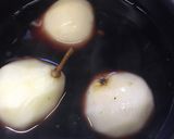 Foto del paso 3 de la receta: Peras y manzanas al vino tinto 2 en uno muy fácil